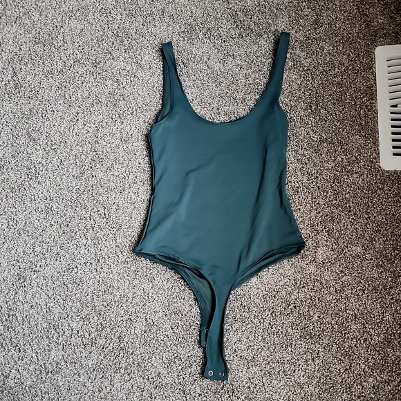Emerald green body suit small dynamite - Picture 2 of 3